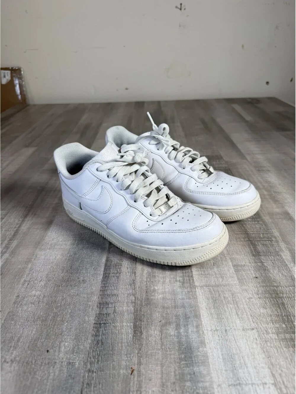 Nike Air Force 1 07 Triple White Sneakers Men's Size 8.5 Leather CW2288-111